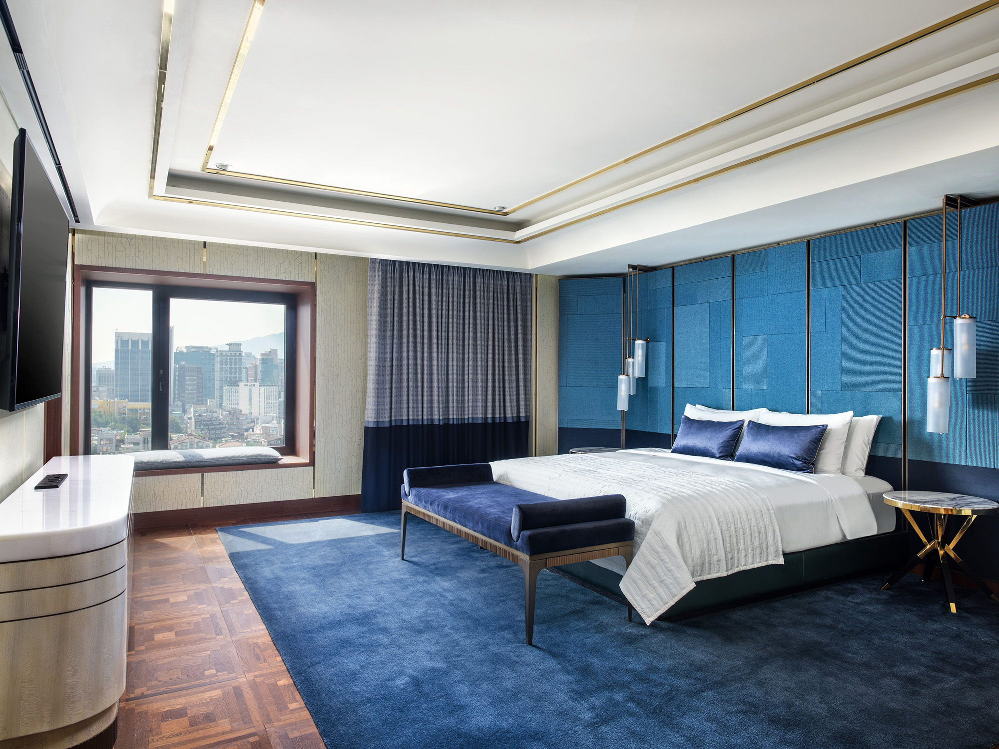 ROYALSUITE_BDRM-1