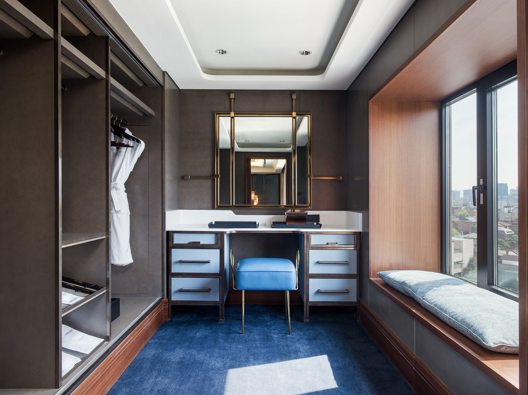 ROYALSUITE_CHANGINGRM-1